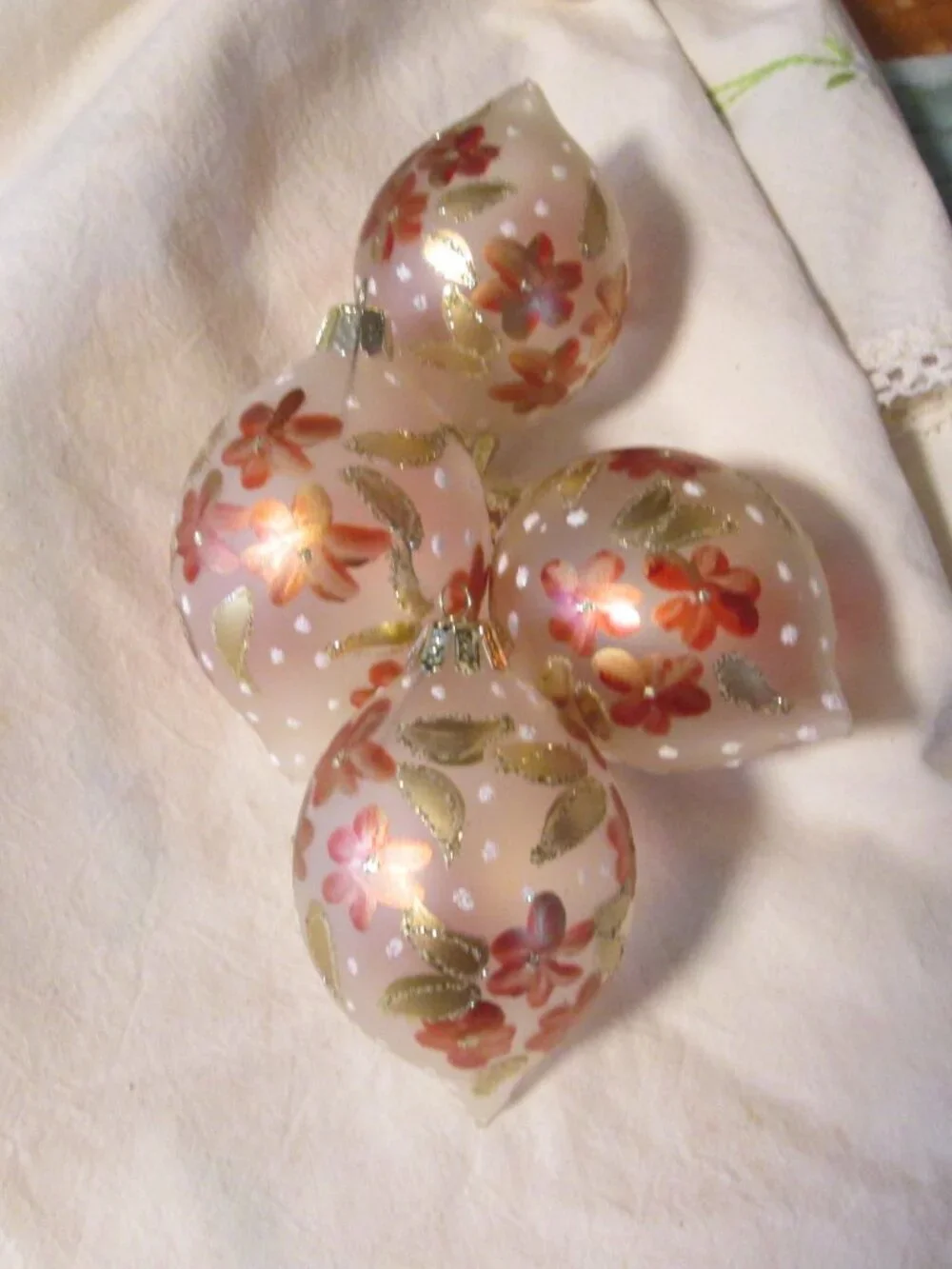 vtg elegant lot of 4 teardrop handpainted glitter hand blown ornaments lot of 4